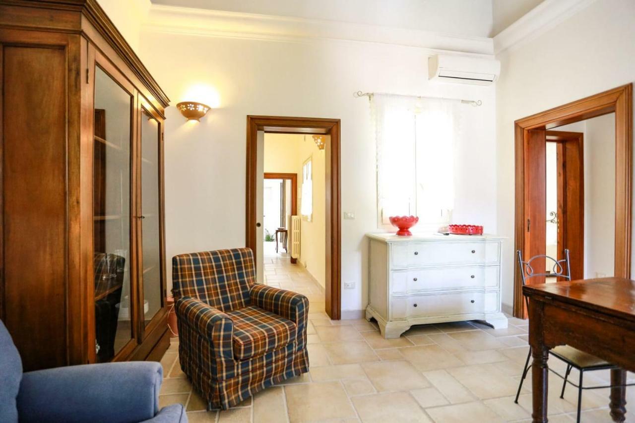 Palazzo Candido Suites & Apartments - Sit Apartment เลชเช ภายนอก รูปภาพ