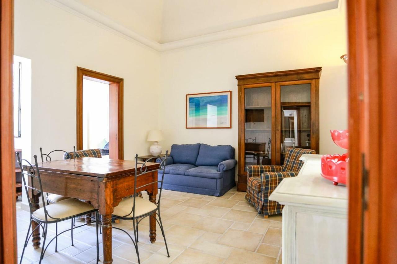 Palazzo Candido Suites & Apartments - Sit Apartment เลชเช ภายนอก รูปภาพ