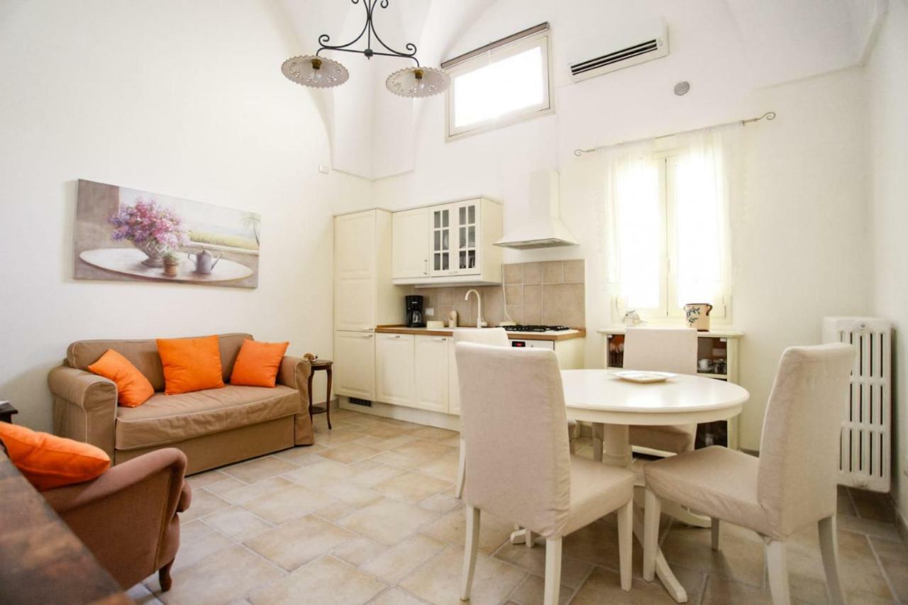 Palazzo Candido Suites & Apartments - Sit Apartment เลชเช ภายนอก รูปภาพ